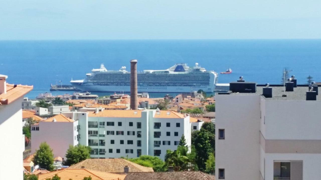 Top Floor With Balcony In Funchal Екстер'єр фото